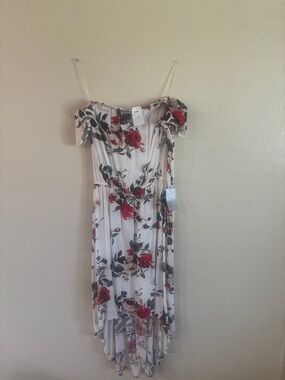 Justify White Floral High-Low Dress with Red Roses